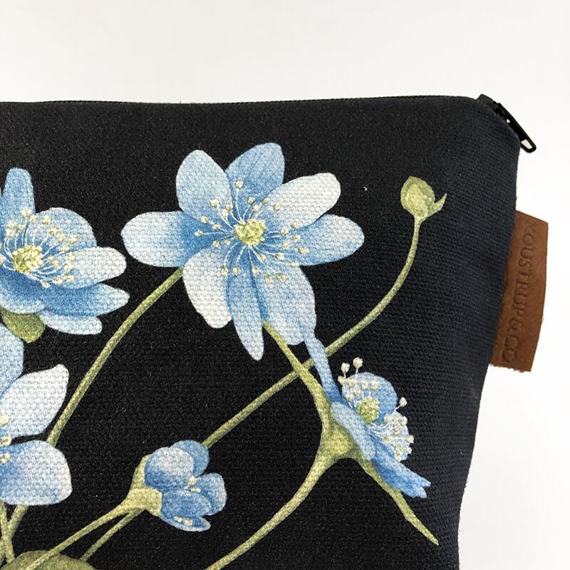 COSMETIC BAG - Blue anemone (with bottom)