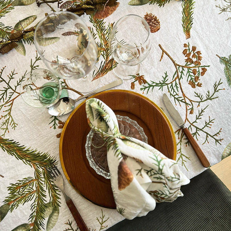 MANTEL - Pine trees 145 x 220 cm